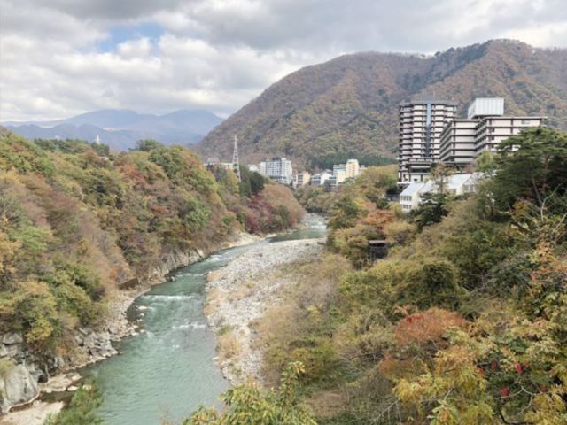 近くを流れる鬼怒川は四季折々の表情を楽しむのもありですね。