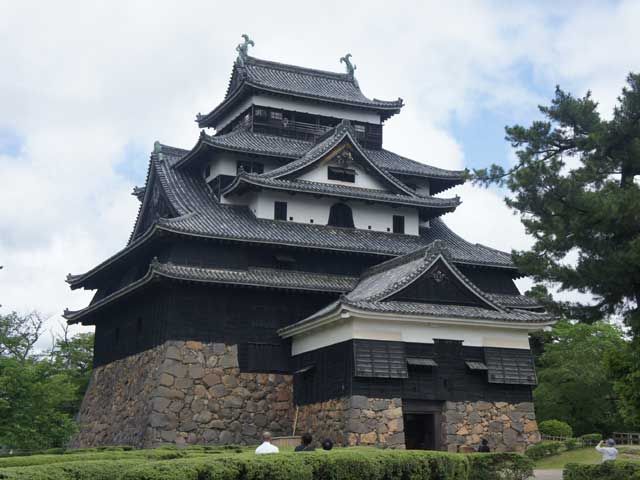 国宝松江城☆　2015年に国宝登録されたお城です！！！漆黒の城壁は珍しいです！！
