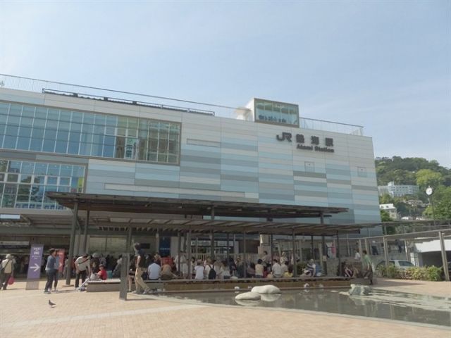 熱海駅から徒歩３分の好立地！