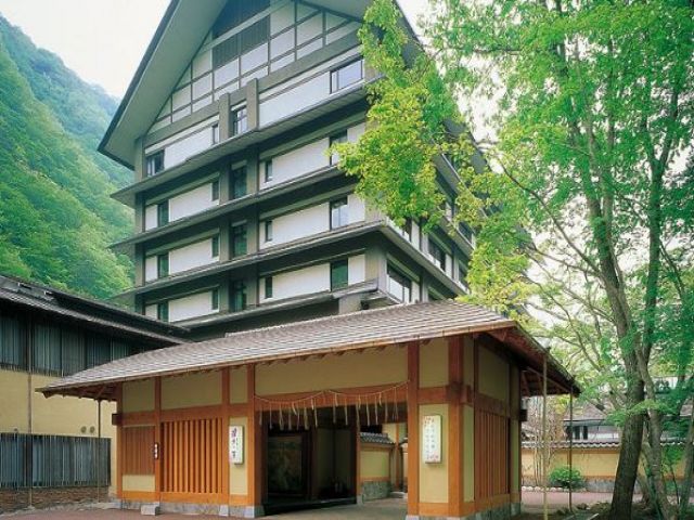 平家の落人伝説が残る秘境「湯西川」代表するリゾートホテルさん！！