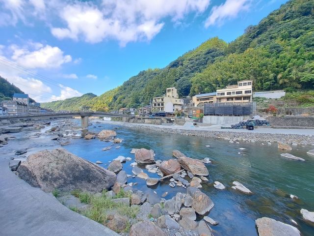 澄んだ空気、水。豊かさを感じる自然環境です。