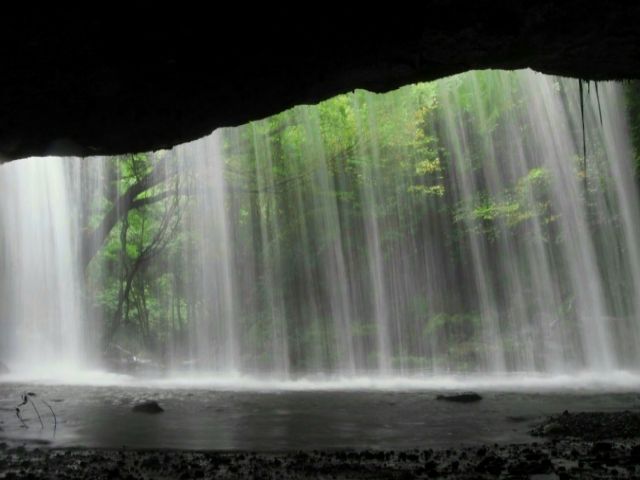 働きやすい環境で、静かな温泉地でのびのびと働きましょう