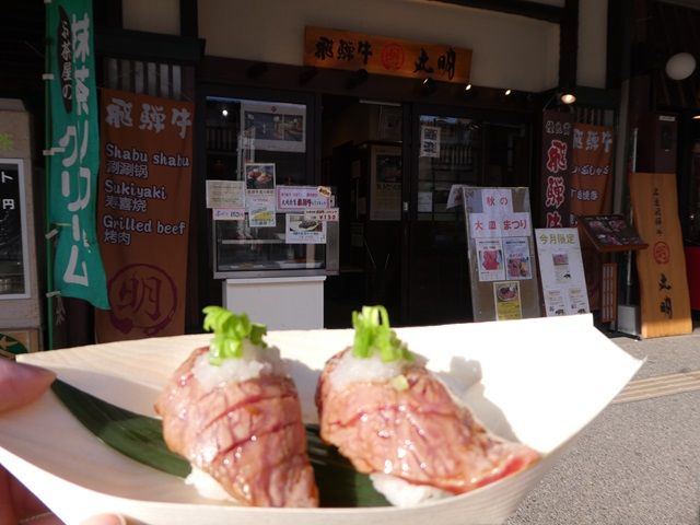 もちろん地元グルメも堪能しよう♪
