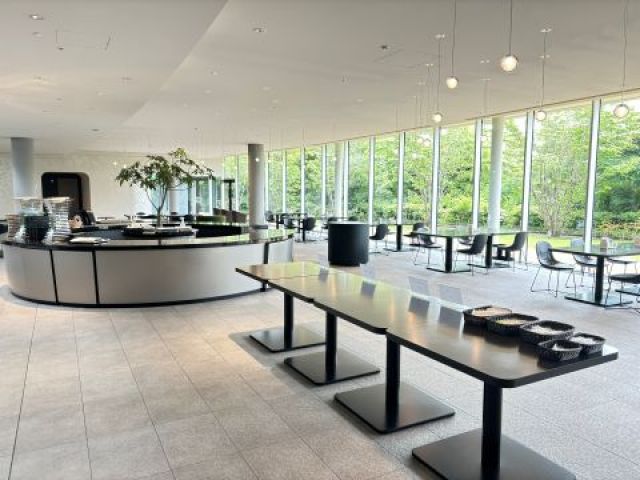 レストランはこちら♪
明るく接客をお願いいたします！