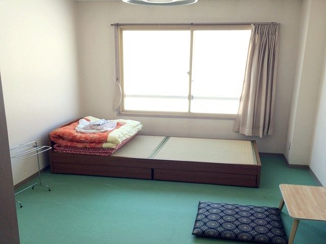 寮は館内にありますよ♪温泉入り放題でもちろんwifi完備。”生活しやすかった”と感想有☆