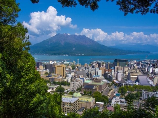 休日は鹿児島市内へ！電車で1時間20分ほどで付きますよ