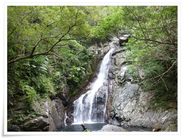 職場のすぐ近くにある滝『比地（ひじ）大滝』