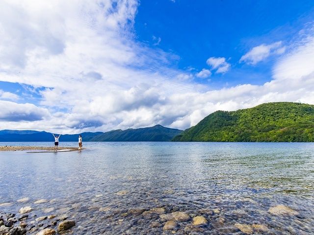 この夏は水の透明度抜群の美しい避暑地・支笏湖へ！！