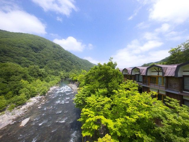 青森が誇る景勝地・奥入瀬（おいらせ）渓流です