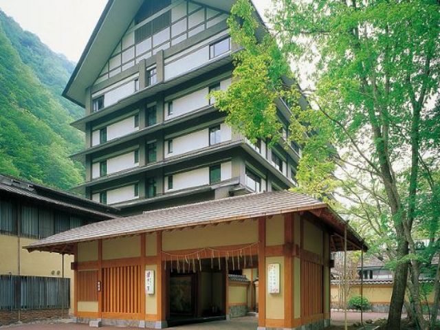 平家の落人伝説が残る秘境「湯西川」代表するリゾートホテル！！
