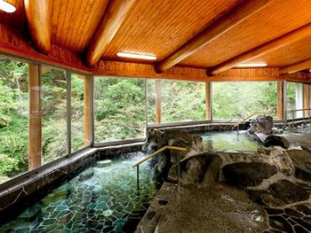 計3種類ある館内温泉は全て入浴可能！！お仕事の疲れは温泉でゆっくり癒して頂けます♪
