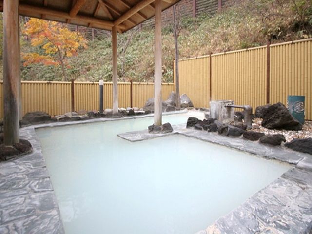 なんと！日本で4番目に濃いかけ流しの硫黄温泉に毎日入浴出来ます！