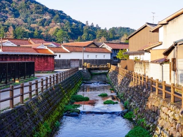 懐かしい、やさしい雰囲気の三朝温泉。倉吉白壁土蔵群はぜひ見にいってください。