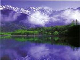 職場の周りは自然豊かな環境☆
夏は涼しいので、長袖の持参もお忘れなく！