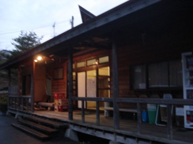 ログハウスのような個室寮！館内大浴場も利用いただけます。