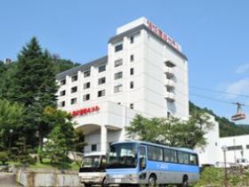 越後湯沢駅から徒歩10分弱！駅チカ求人です！