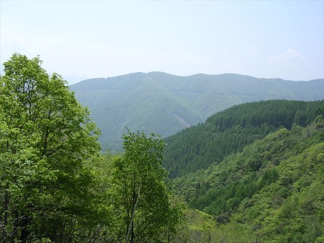 周辺は山・自然が多い温泉地の”白骨温泉”。『上高地』も近くで自然の多い土地で癒されますよ
