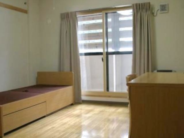 ルームシェアタイプですが各部屋に鍵はついてます。
部屋は過ごしやすいですよ☆