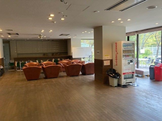 寮のエントランスです！