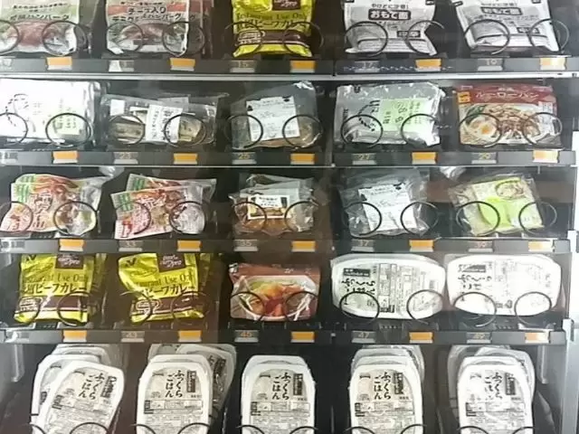 自動販売機はいつでも100円で購入可能！！