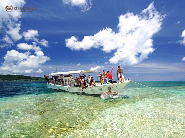 みんな集合！！屋外のお仕事なので、日焼けには注意してくださ～い♪