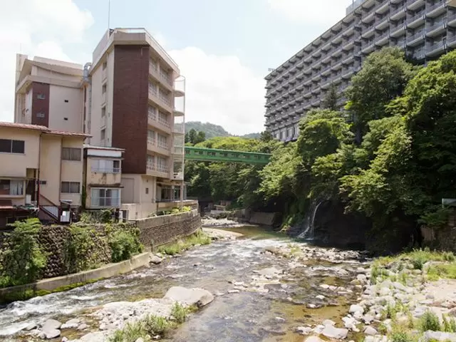 良質な温泉が1200年間コンコンと湧き出してます。