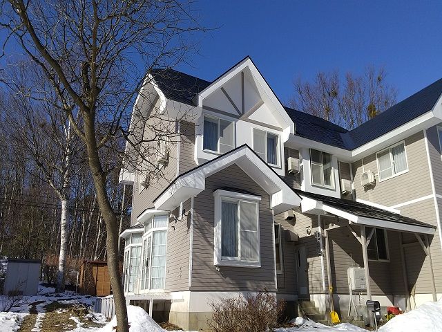 寮は元々民宿として使っていた建物をリフォームしてます♪WI-FI付き、しかも床暖完備♪