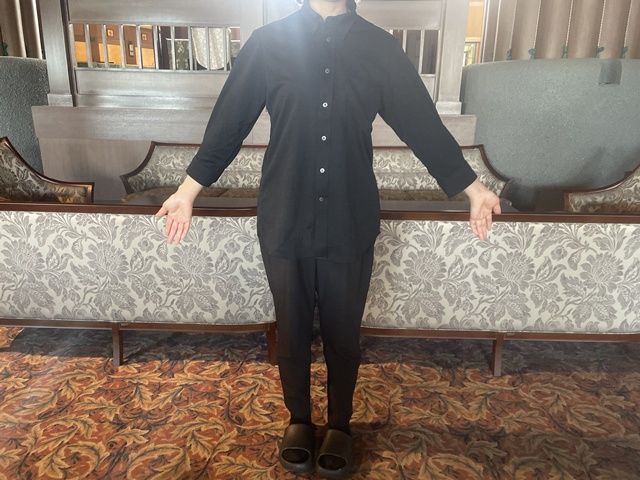 お仕事で着用いただく制服になります。