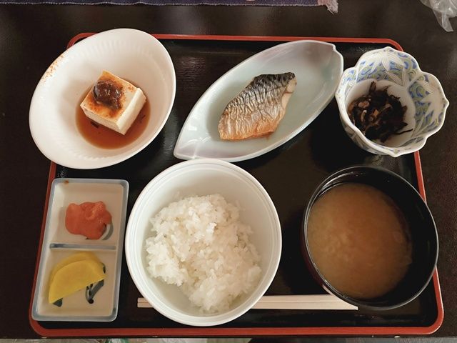 賄いはスタッフさん人気も高いです！写真は朝食の一例です♪