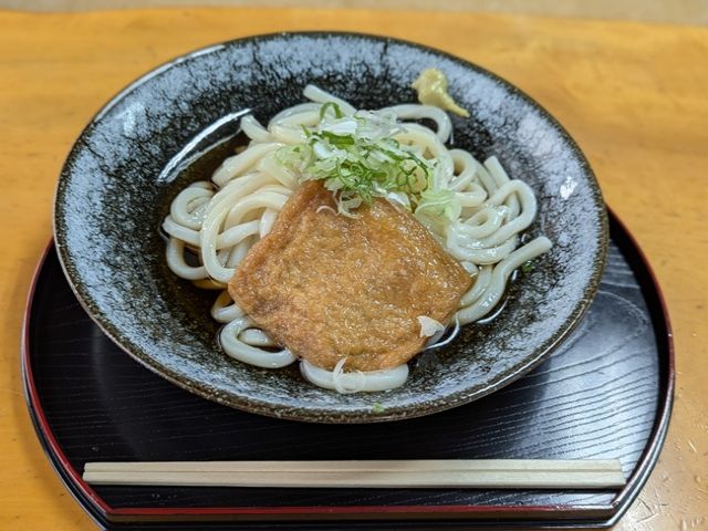 観光地の中心にあるので、おいしい飲食店などがたくさんあります！