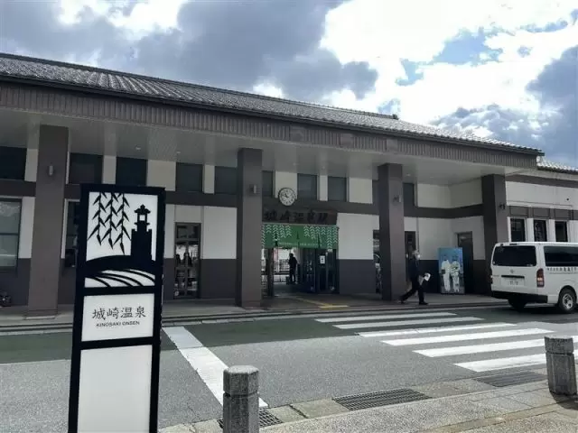 駅前にフリーwifiスポット有り♪