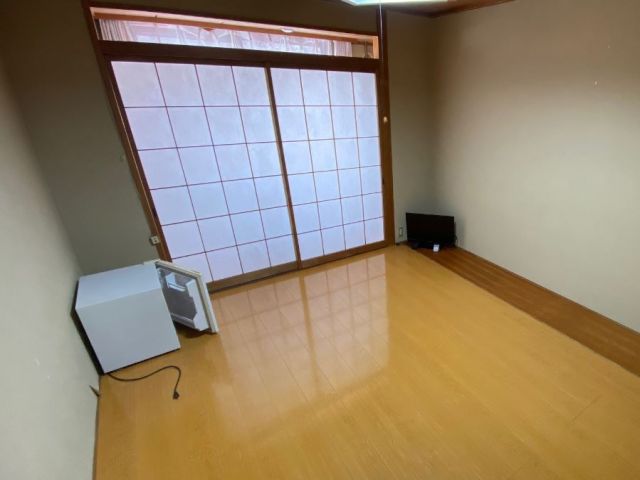 寮は徒歩3分圏内なので、通勤ラクラク！
温泉利用もできるので、疲れも癒せます！！！