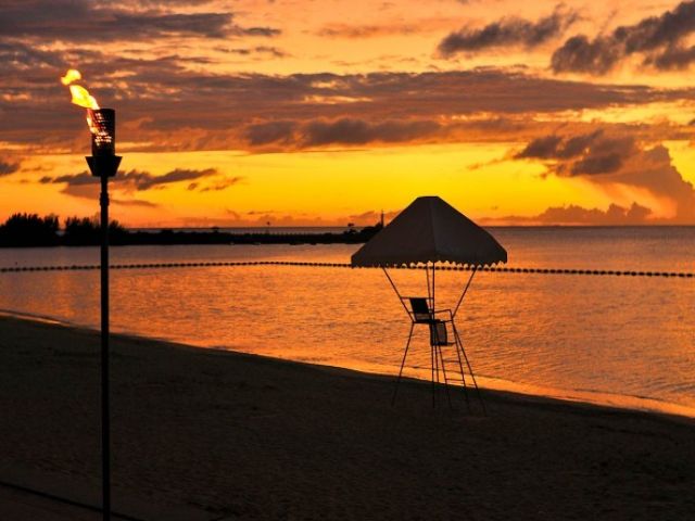 恩納村の夕焼けは絶景です！！