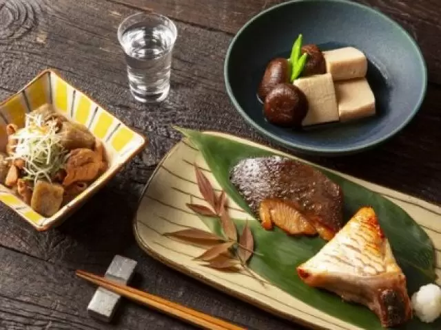 \軽井沢エリアにて行列の絶えない和食料理屋さん/
著名人も多く訪れる店舗です。