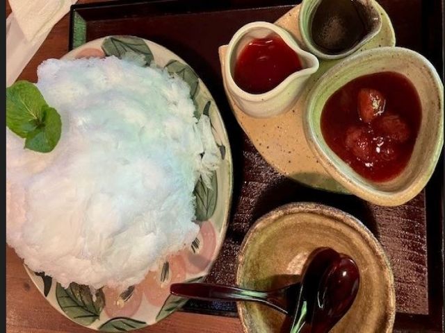 湯葉、お蕎麦、メンチカツ、サラサラのかき氷等…美味しいものもいっぱい！