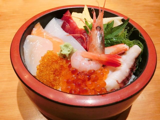 新鮮な海鮮が安く食べれますよ☆