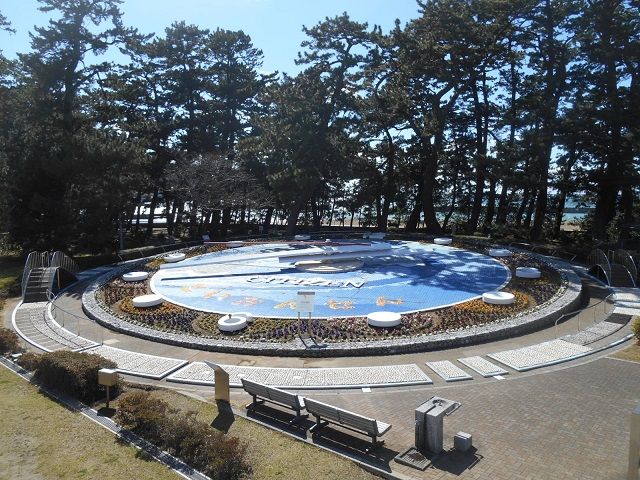 世界一の花時計は土肥の象徴として約一万本の花々で彩られてます！