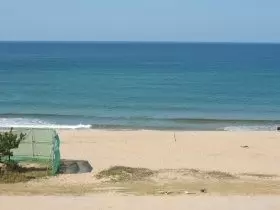 徒歩5分には白浜と夕日が綺麗な夕日ヶ浦海岸があります♪
