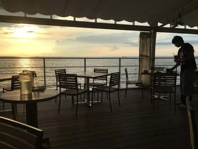 海を眺めながらのお仕事も素敵ですよ