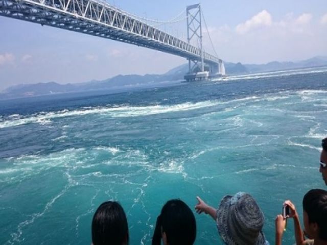 バスターミナル近郊にはコンビニ、スーパーがあります♪