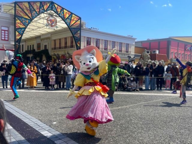 テーマパーク内でのお仕事★