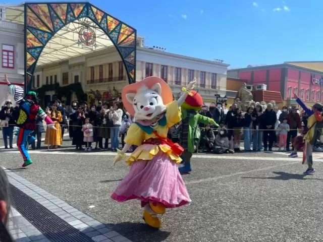 テーマパーク内でのお仕事★
