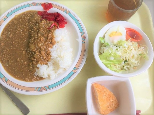 日替わりメニューのある食堂も人気の一つ☆
