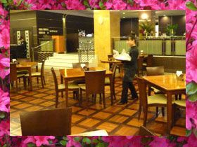 軽井沢駅のショッピングモールへGO！！