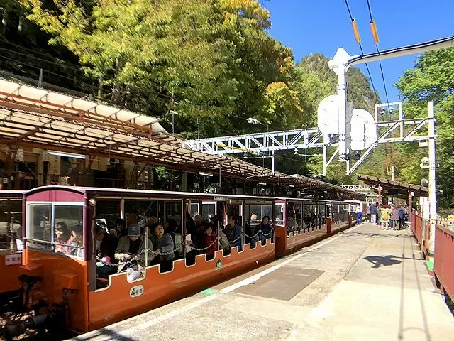 有名な宇奈月温泉ではトロッコ電車も楽しめます！
