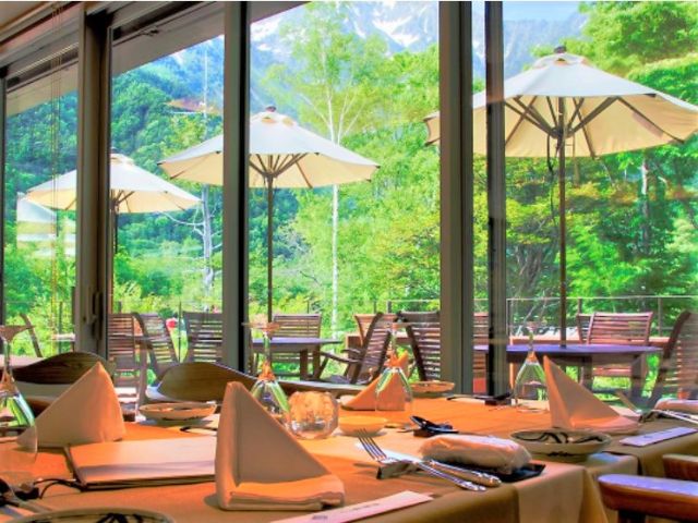 職場からの景色も良いですよ♪緑に囲まれながらのお仕事...癒されます。