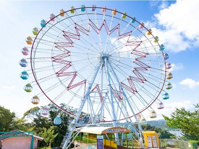 小さなお子様も楽しめる遊園地の全般のお仕事です☆
初めてのリゾートバイトにもお勧め!!