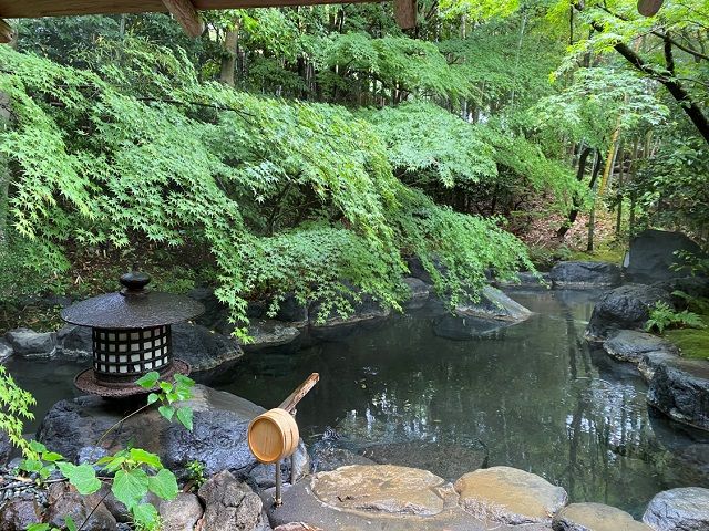 池のように広～い露天風呂♪