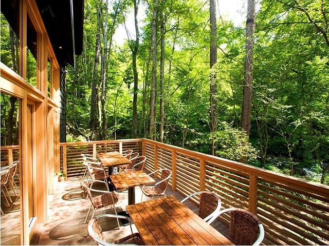 ＼軽井沢エリアで有名なお蕎麦屋さんでの勤務／
行列が絶えず、やりがいのある職場です！