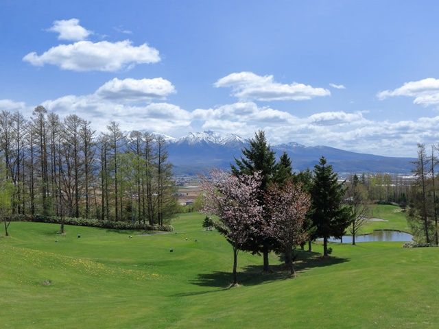 休日はゴルフが無料で利用できる嬉しい福利厚生も◎